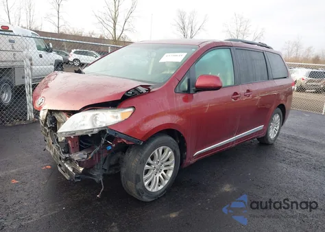 2011 Toyota Sienna Xle V6 z USA, uszkodzony, nr VIN 5TDYK3DC0BS124904
